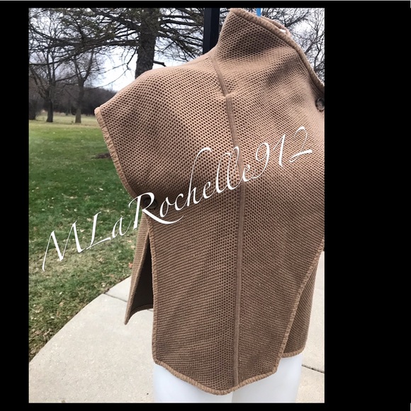 CHLOE vest poncho cape - Picture 3 of 6